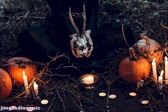 13 Halloweenských písní, které se mají hrát na Ukulele